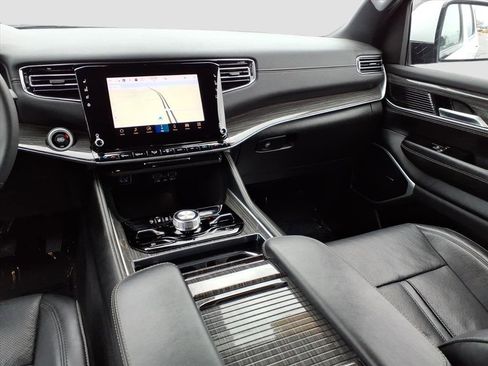 Used 2022 Jeep Wagoneer Series III image 15