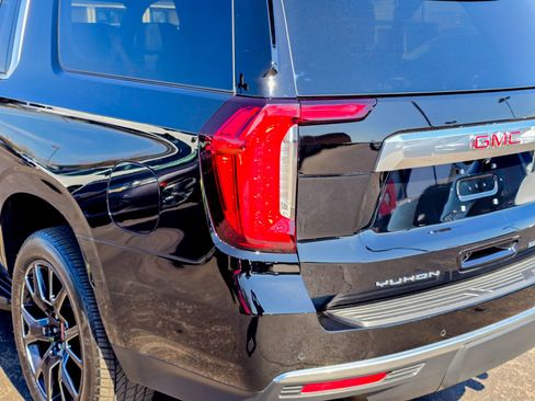 Used 2024 GMC Yukon XL Denali image 15
