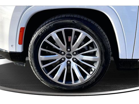 Certified 2024 Jeep Grand Wagoneer L Series III image 10