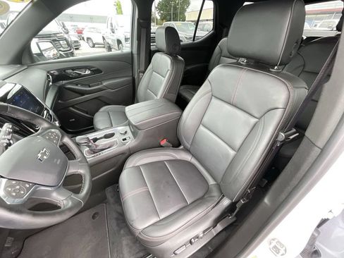 Certified 2023 Chevrolet Traverse RS FWD image 18