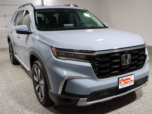 Used 2025 Honda Pilot Elite image 5