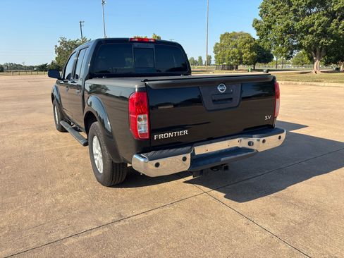 Used 2015 Nissan Frontier SV w/ SV Value Truck Package image 7