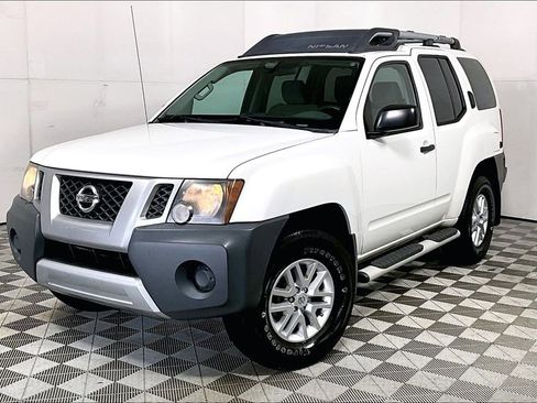Used 2015 Nissan Xterra S image 2