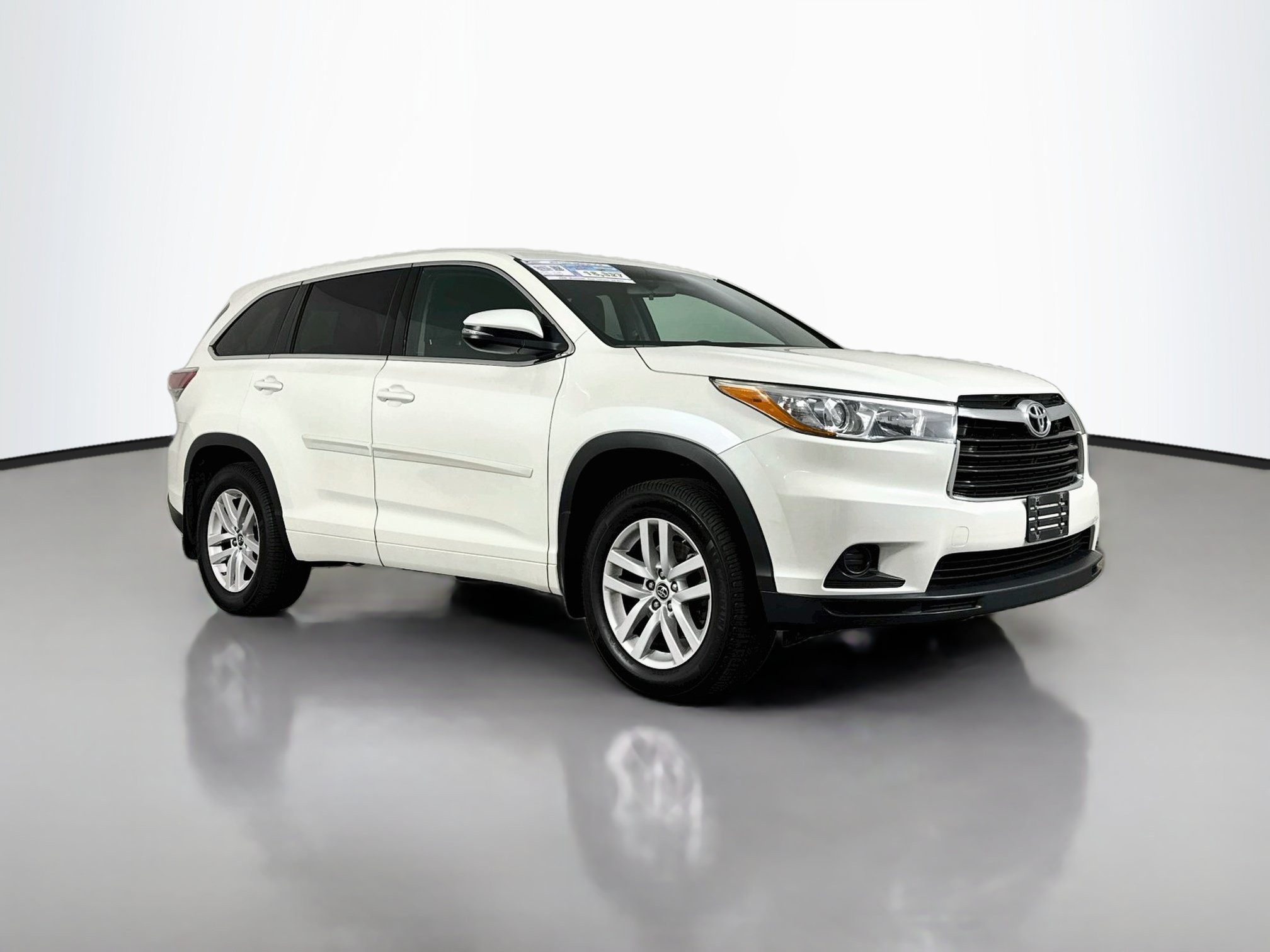 Used 2016 Toyota Highlander LE AWD/4WD image 1