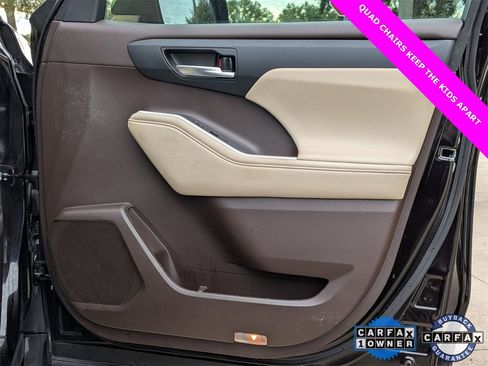 Used 2022 Toyota Highlander XLE image 19