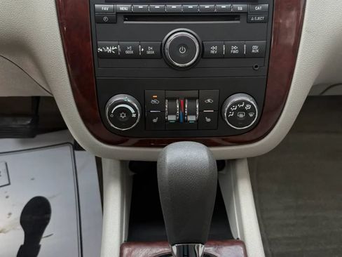 Used 2010 Chevrolet Impala LT w/ Luxury Edition Package FWD image 17