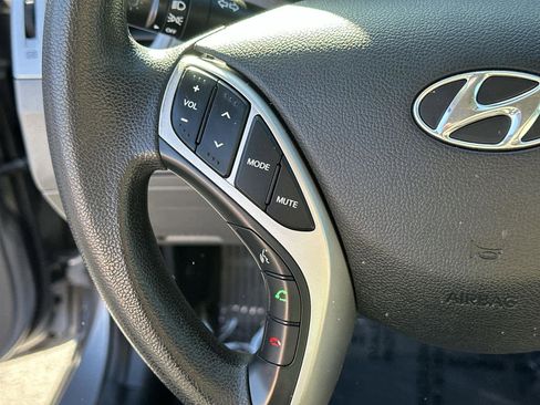Used 2011 Hyundai Elantra GLS w/ Navigation Pkg 4 image 24