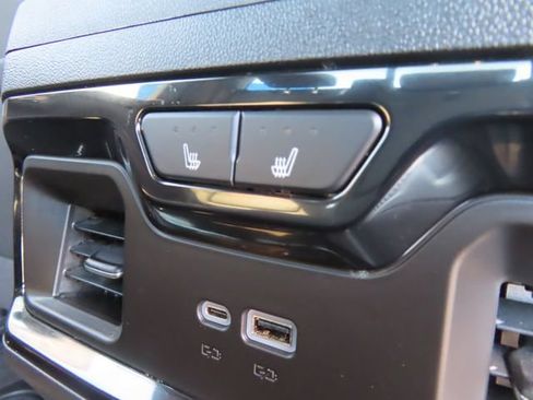 Used 2025 GMC Sierra 3500 AT4 w/ AT4 Preferred Package AWD/4WD image 46