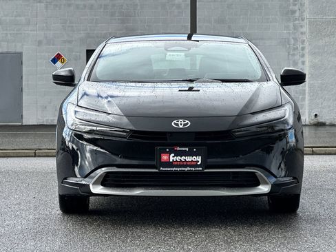 New 2026 Toyota Prius Plug-In Hybrid FWD image 9