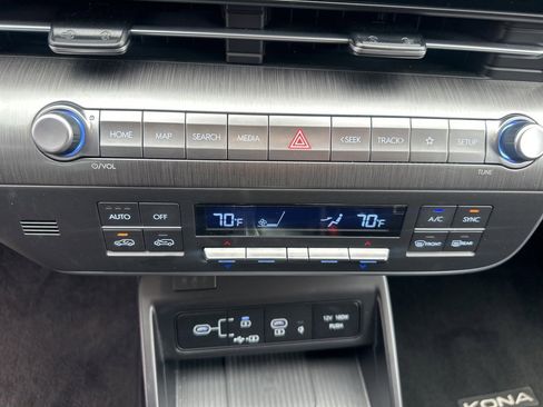 Used 2024 Hyundai Kona Limited image 21