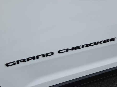 New 2025 Jeep Grand Cherokee L Limited AWD/4WD image 8