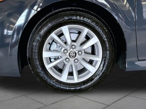 Used 2026 Toyota Camry LE w/ Convenience Package FWD image 10