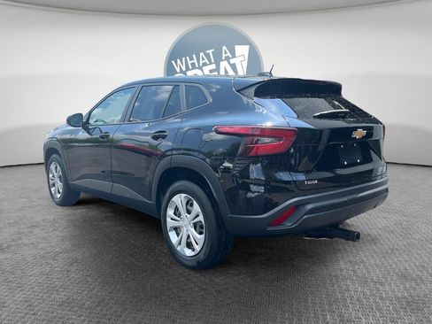 Used 2024 Chevrolet Trax LS FWD image 5