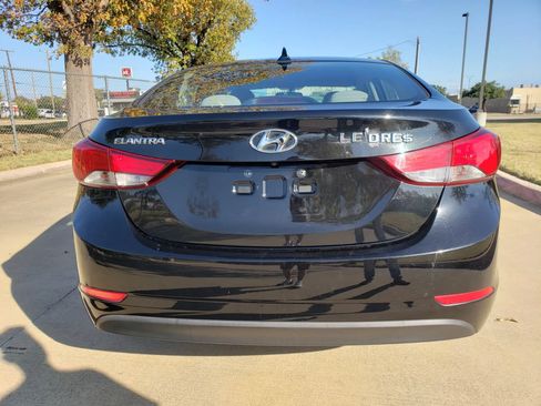 Used 2014 Hyundai Elantra SE w/ Option Group 02 FWD image 7