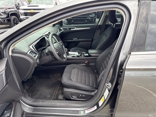 Used 2016 Ford Fusion SE FWD image 2