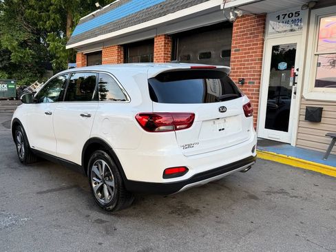 Used 2020 Kia Sorento AWD V6 image 3