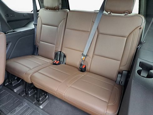 Used 2021 Chevrolet Tahoe High Country image 13