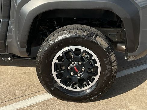 Used 2025 Toyota Tacoma SR5 image 8