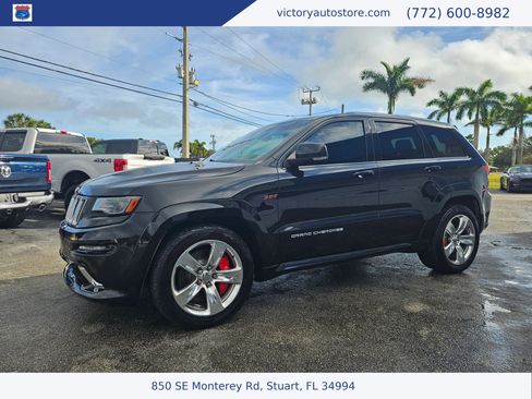 Used 2016 Jeep Grand Cherokee SRT image 9