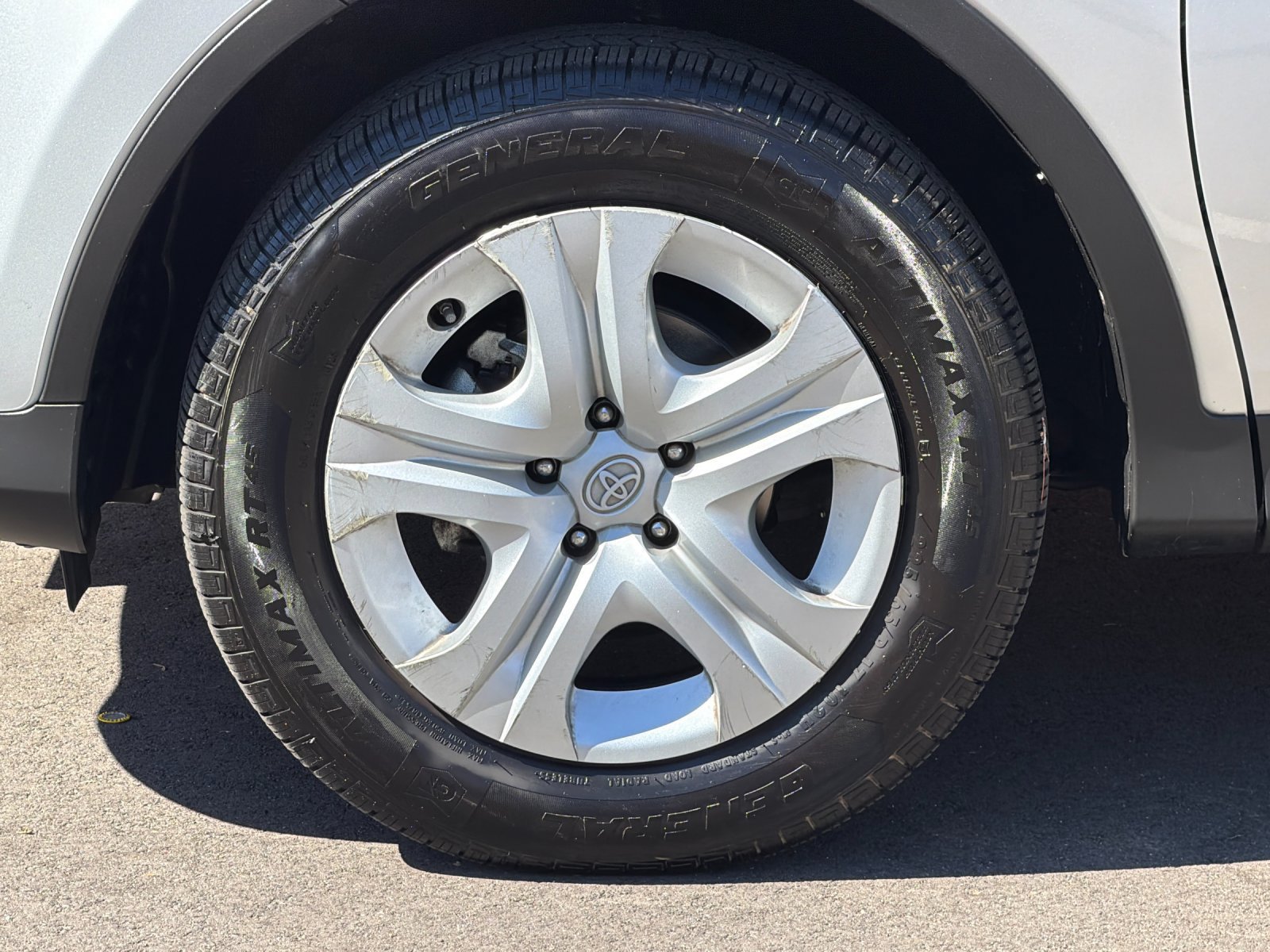 Used 2015 Toyota RAV4 LE FWD image 32