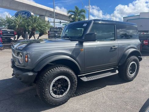 New 2025 Ford Bronco Badlands w/ Sasquatch Package image 3