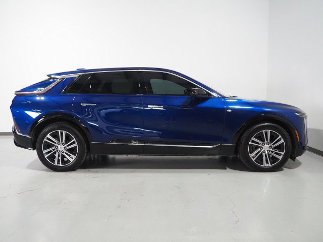 Used 2024 Cadillac Lyriq AWD Luxury w/ LPO, Floor Liner Package image 5