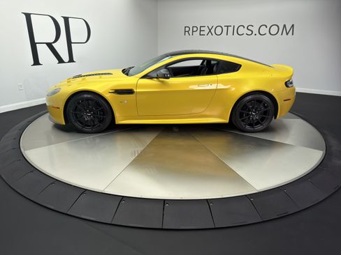 Used 2015 Aston Martin V12 Vantage S RWD image 6