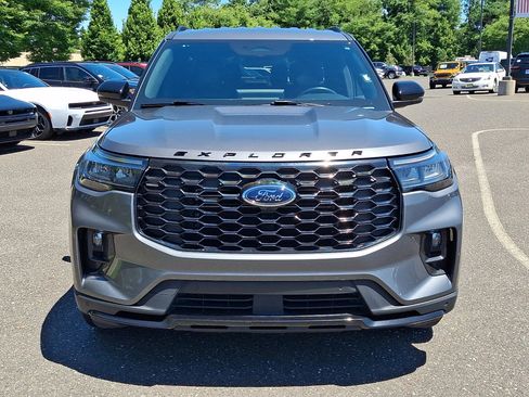 Used 2025 Ford Explorer ST-Line AWD/4WD image 8