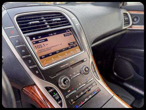 Used 2019 Lincoln Nautilus Reserve image 31