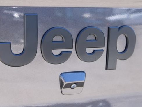 Used 2022 Jeep Gladiator Sport AWD/4WD image 6