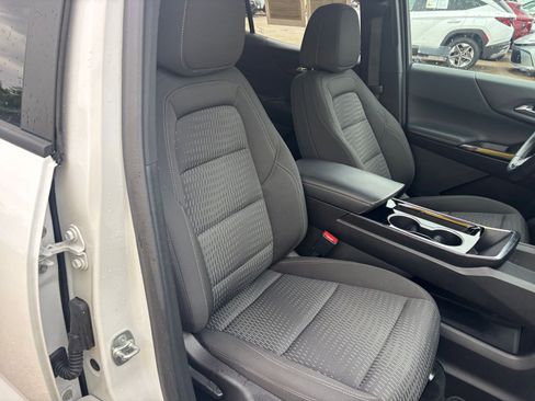 Used 2025 Chevrolet Equinox LT FWD image 37