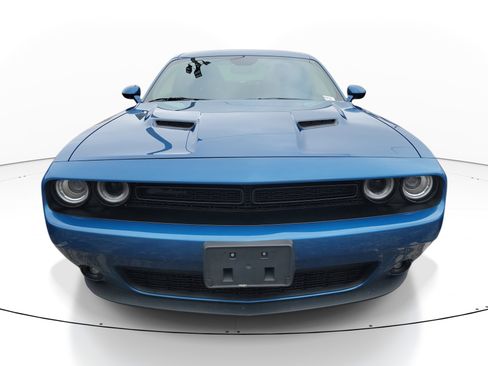 Used 2023 Dodge Challenger SXT w/ Blacktop Package image 2