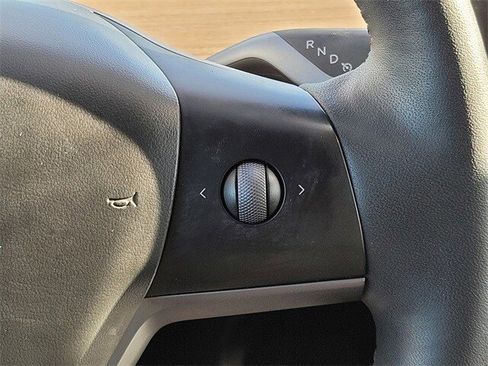 Used 2024 Tesla Model Y Long Range image 25