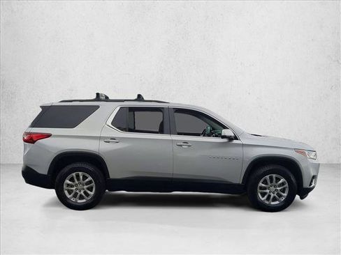 Used 2020 Chevrolet Traverse LT FWD image 9