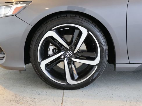 Used 2018 Honda Accord Sport image 39