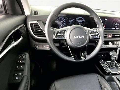 Certified 2026 Kia Seltos EX w/ EX Sunroof Package image 8