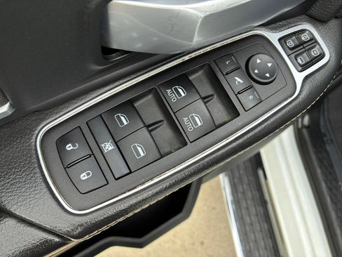 Used 2024 RAM 2500 Big Horn AWD/4WD image 9
