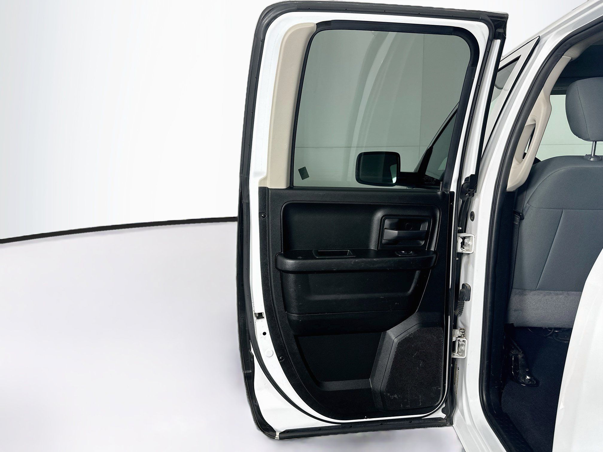Used 2019 RAM 1500 Express RWD image 24