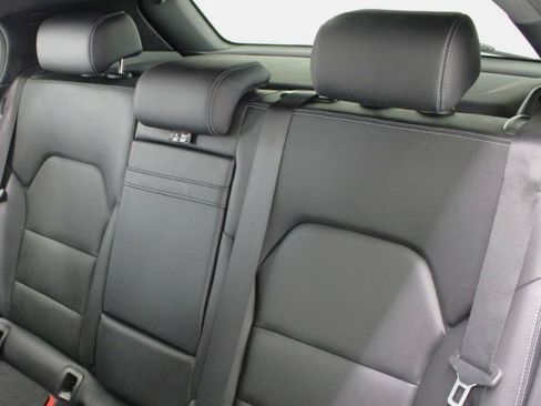 Used 2019 Mercedes-Benz GLA 250 image 40