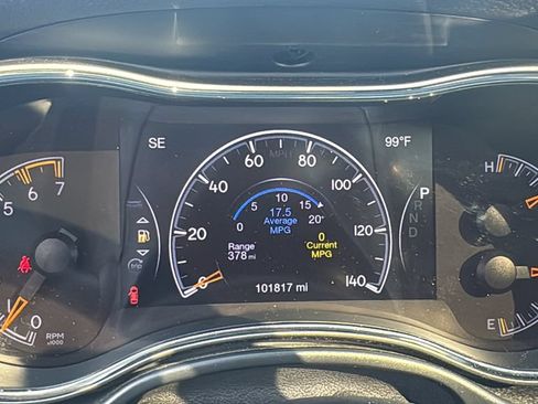 Used 2021 Jeep Grand Cherokee Limited w/ Luxury Group II AWD/4WD image 16