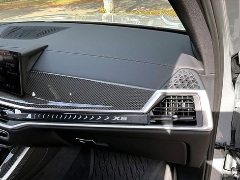 Used 2025 BMW X5 xDrive40i w/ M Sport Package image 23