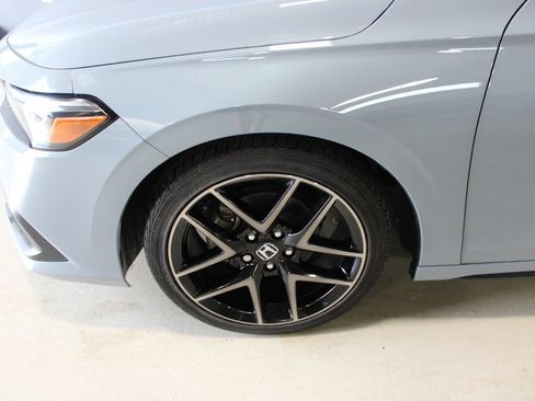 Used 2022 Honda Civic Sport Touring image 4
