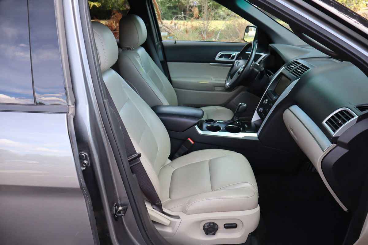 Used 2012 Ford Explorer XLT FWD image 24