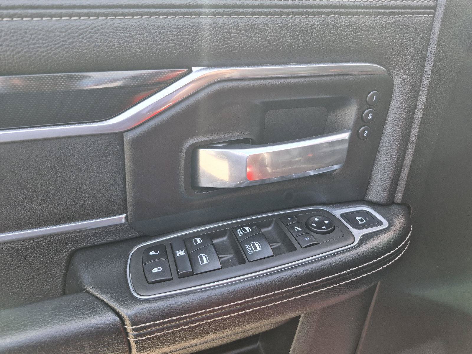 Used 2021 RAM 2500 Laramie w/ Night Edition AWD/4WD image 3