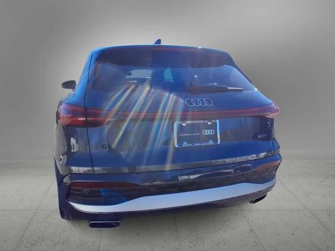 Certified 2025 Audi Q5 Premium w/ Convenience Package image 7