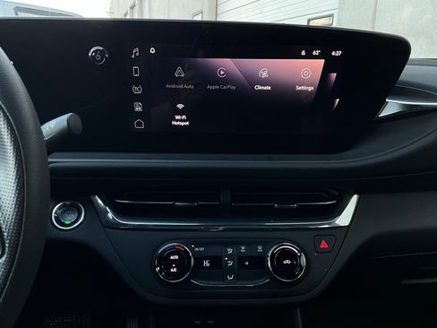 Used 2025 Buick Envista Preferred image 25