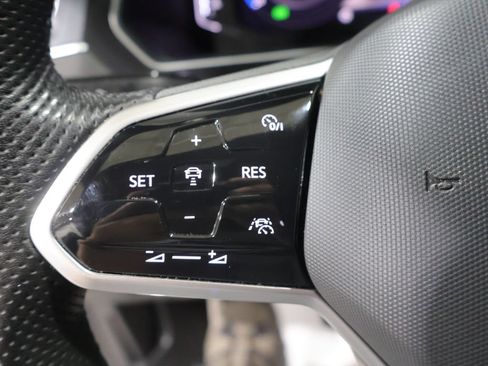 Used 2024 Volkswagen Tiguan SEL R-Line AWD/4WD image 33