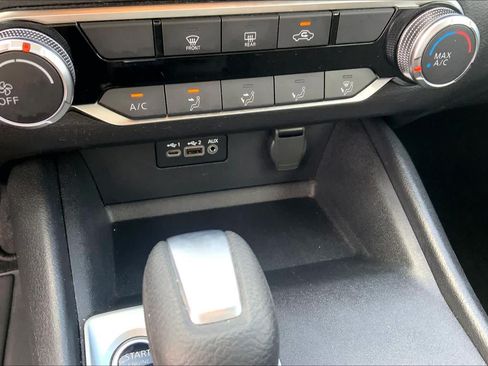 Used 2025 Nissan Altima 2.5 SV FWD image 35