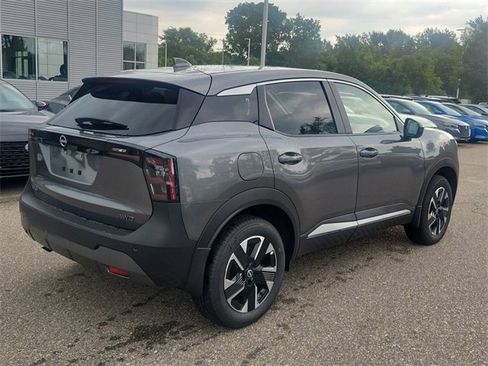 New 2025 Nissan Kicks SV image 4