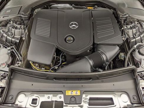 Used 2025 Mercedes-Benz C 300 4MATIC Sedan image 18